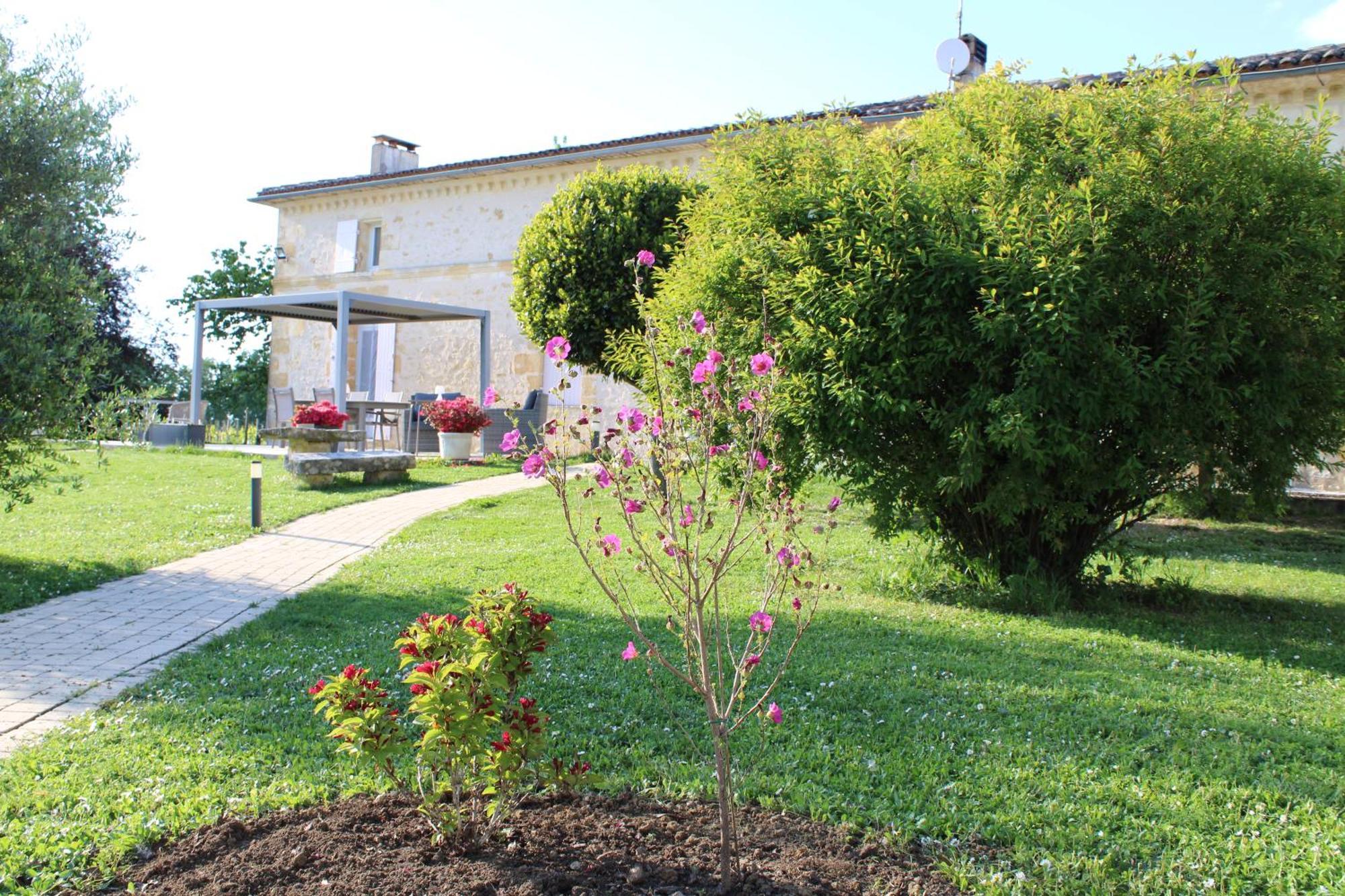 La Vigneraie De Laura Bed & Breakfast Sainte-Colombe  Exterior photo